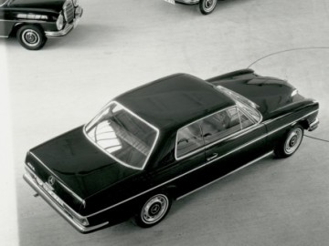 Mercedes W 114 &ndash; Styl i elegancja